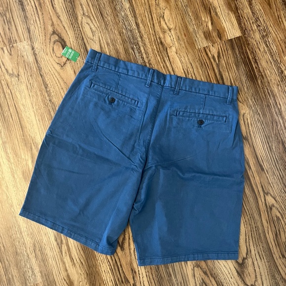 NEW!! GAP men’s 10” shorts, size 33 - Picture 2 of 3